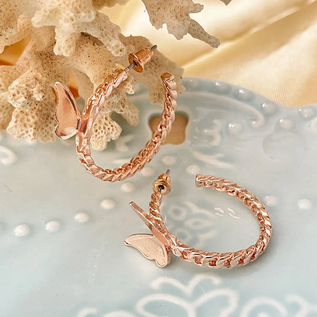 TRENDY ROSE GOLD-TONED BUTTERFLY STUDDED METALLIC TWISTED OPEN-HOOP EARRINGS